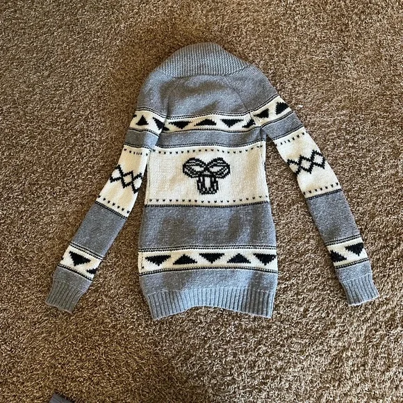 Aritzia tna sweater - Picture 3 of 6